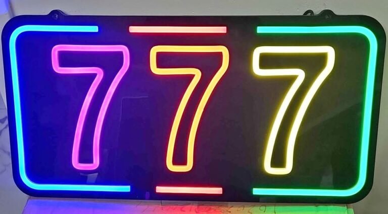 NEON-777
