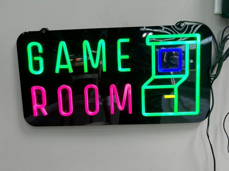 NEON-GAMEROOM-S