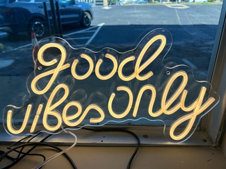NEON-GOODVIBESONLY-S